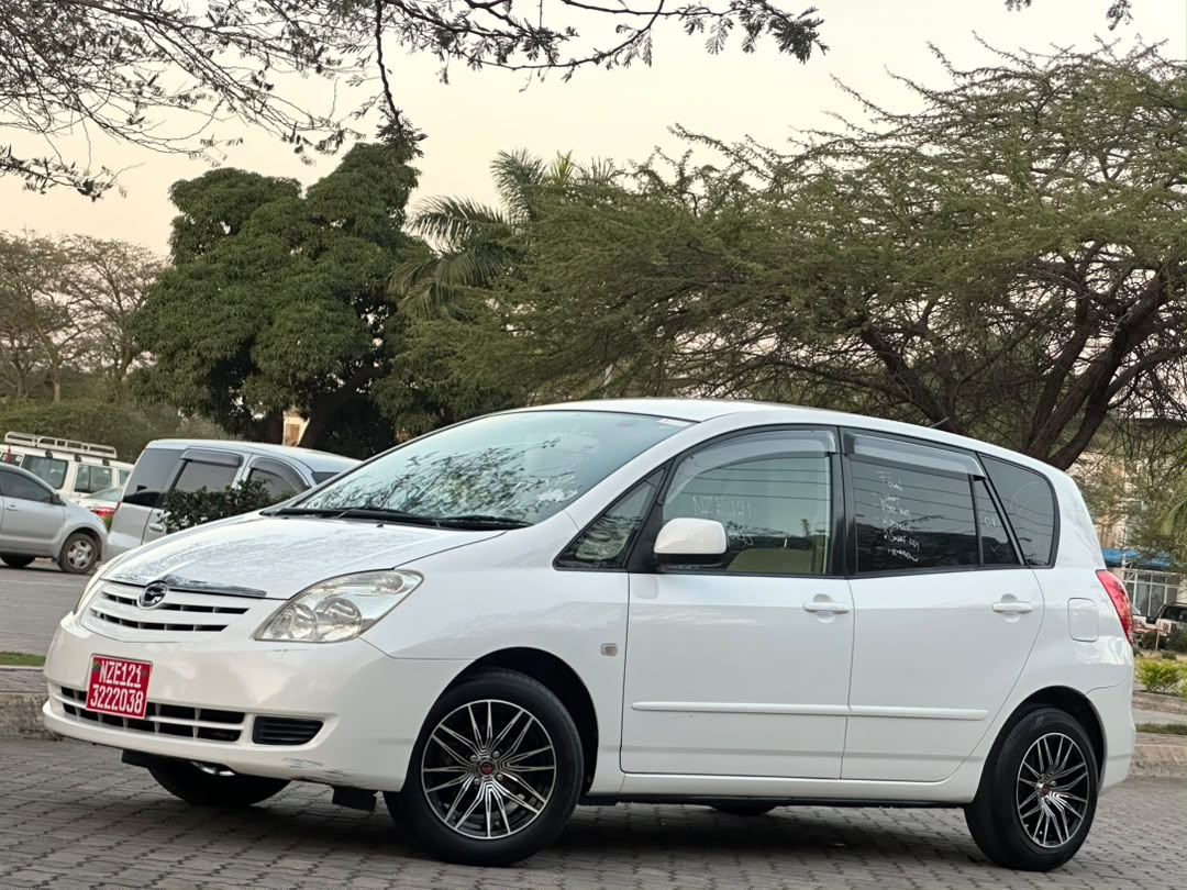 TOYOTA COROLLA SPACIO thumbnail 2